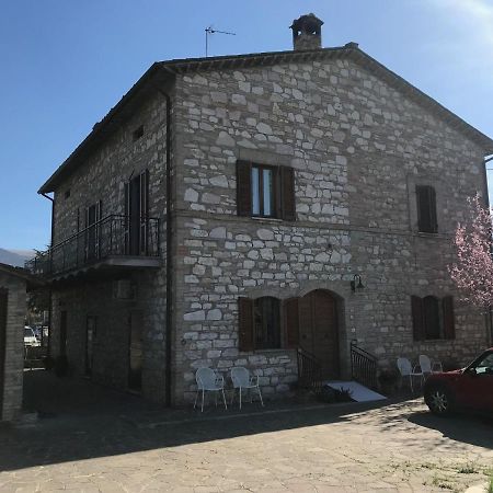 Отель La Casa Delle Sirene Ассизи Экстерьер фото